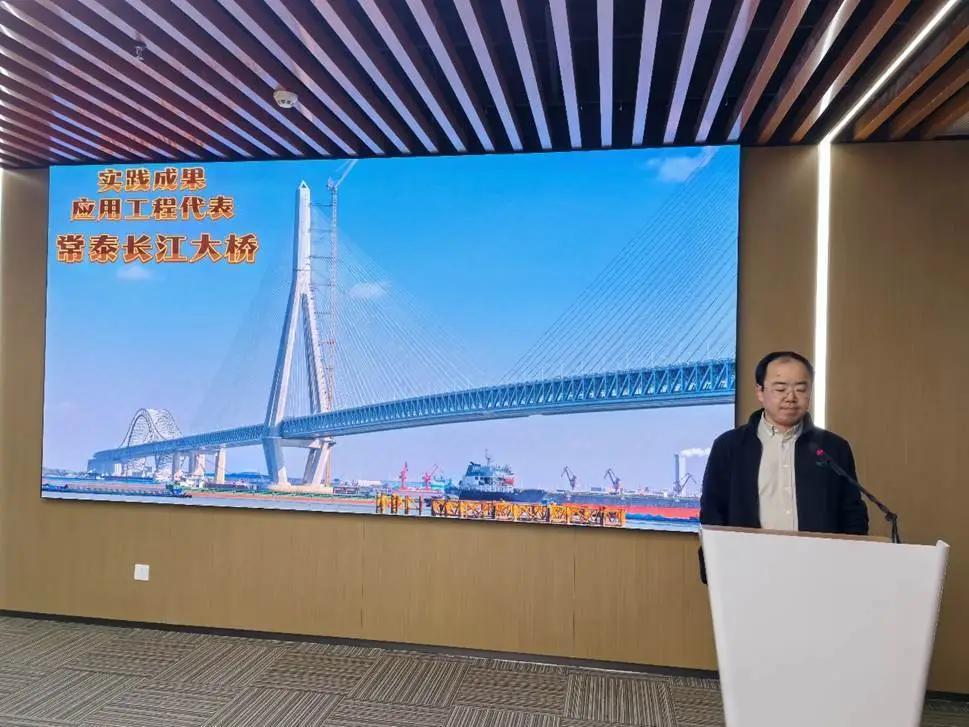 西方媒体对中国专业博士以产品替代论文改革全维度总结:
 
2025年1月正式施行