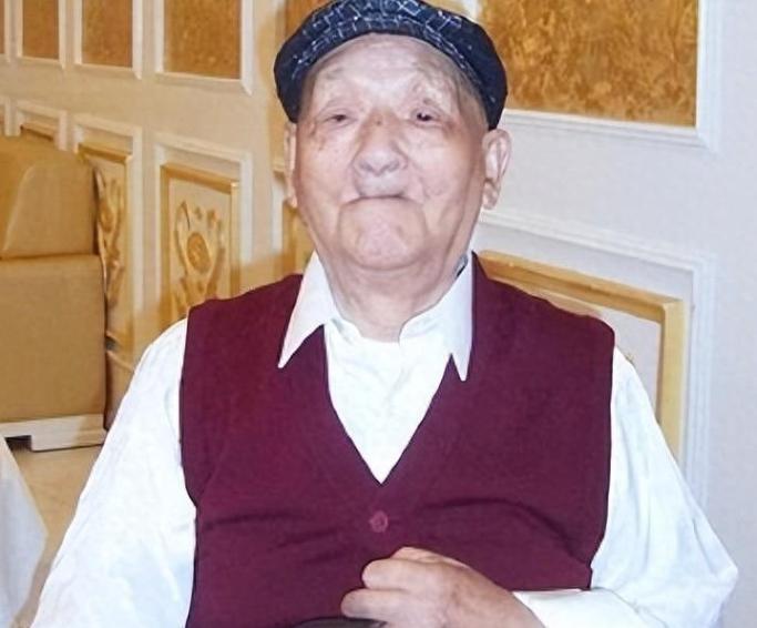 1932年，王盛荣从敌人刀下救下毛主席，18年后却因贪污被判死刑，毛主席知道后，