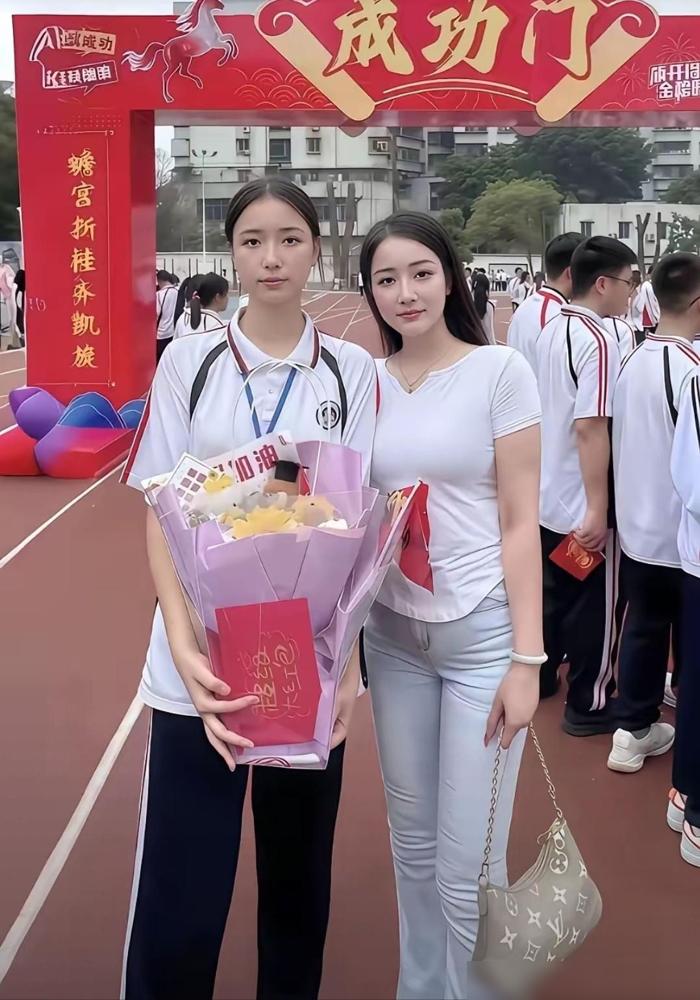 6月8日，高考第二天！

我家娃现在读高一，之前还总纠结要不要给他多报点刷题班，