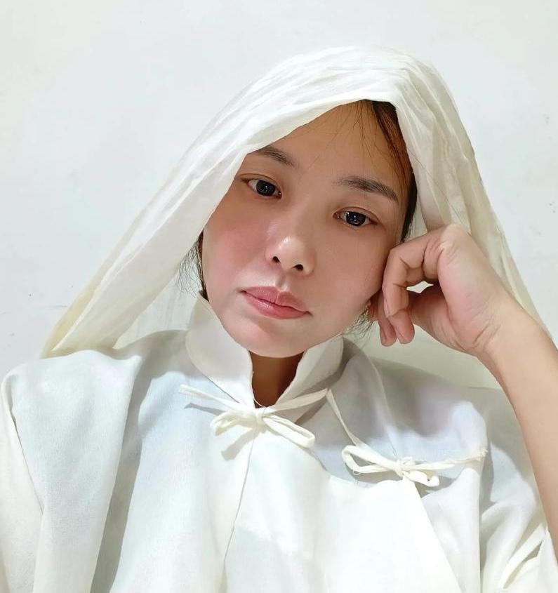 为什么古代女儿要守孝三年?

确实是这样，在古代，父母去世后，女儿也要守孝三年。