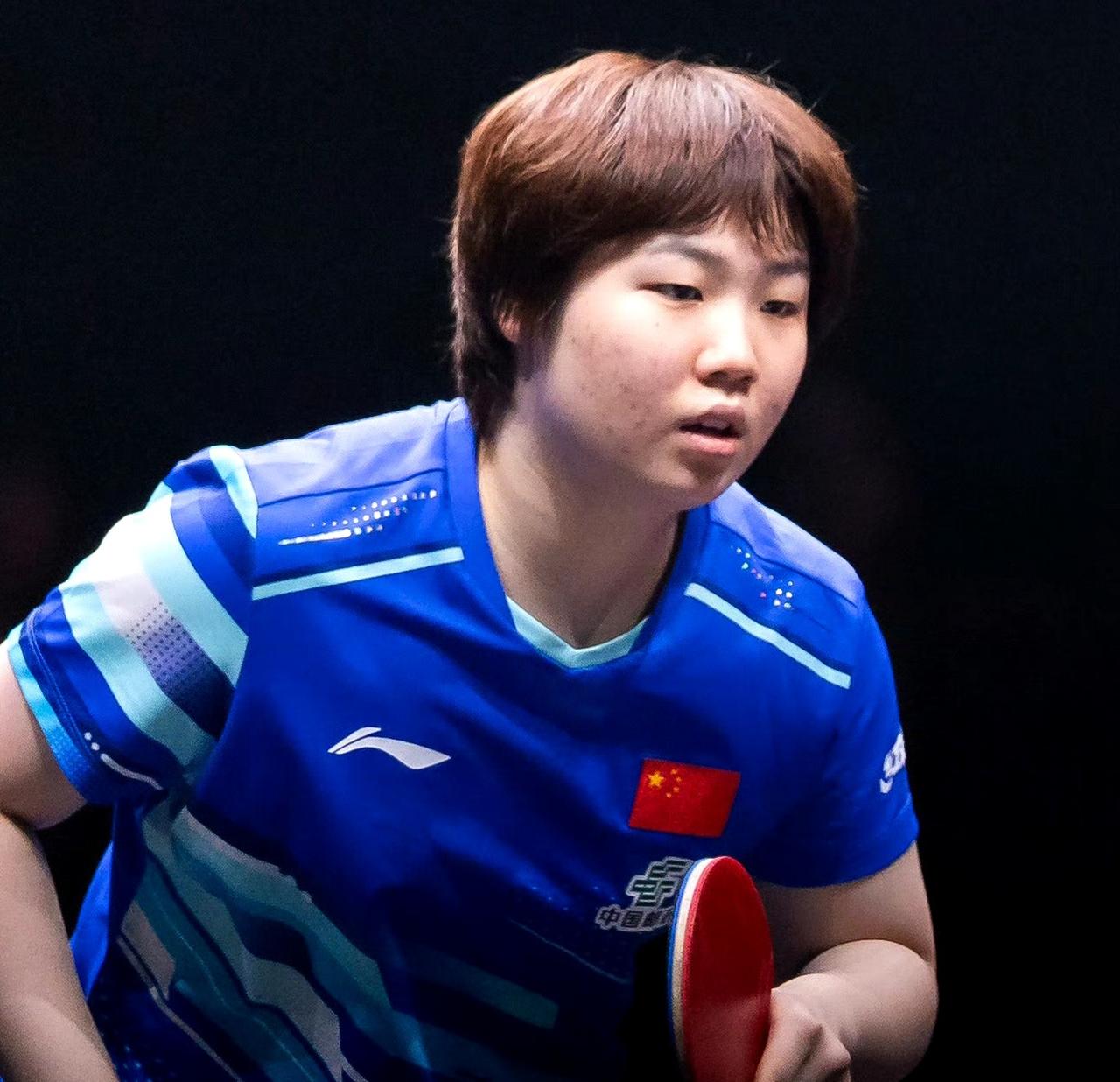 香港总决赛
女单半决赛 突发情况，孙颖莎由于受伤1-2暂时落后蒯曼
开局0-5蒯