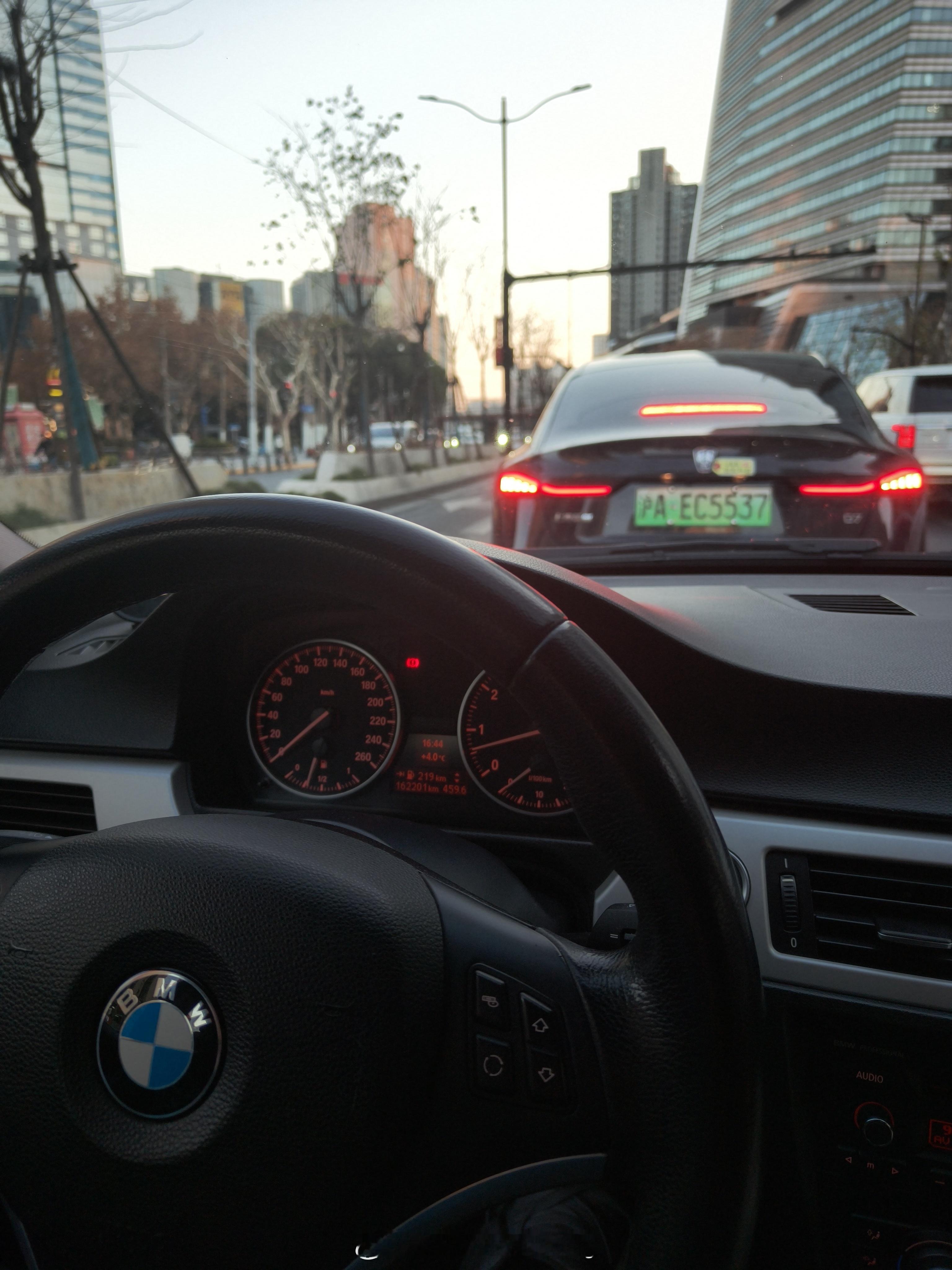 水温上得快，暖风来得快，座椅加热热得快。等变速箱油温再一起来，整辆车润得不像个1