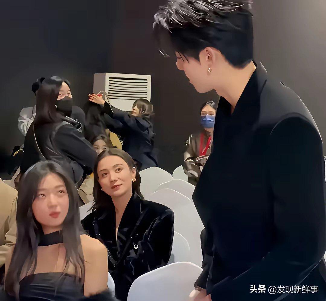 这眼神有点太饥渴了吧？算不算是郎情妾意哦😂 