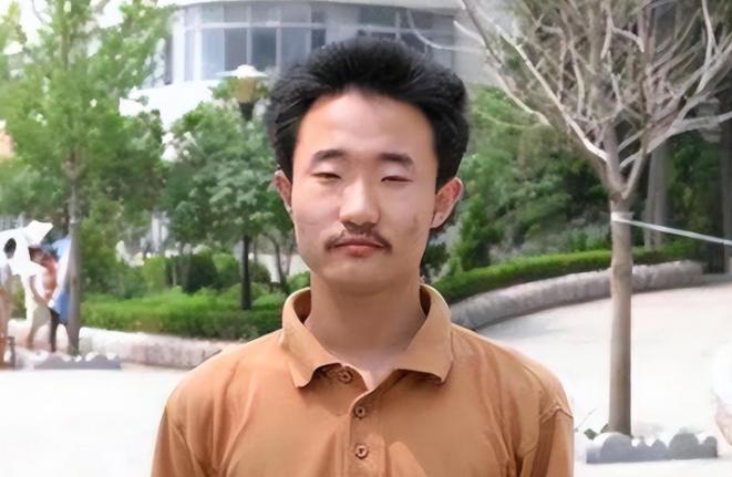 20年前，一个在美深造的中国留学生，以想念家乡的美食为由，拒绝了斯坦福大学开出的