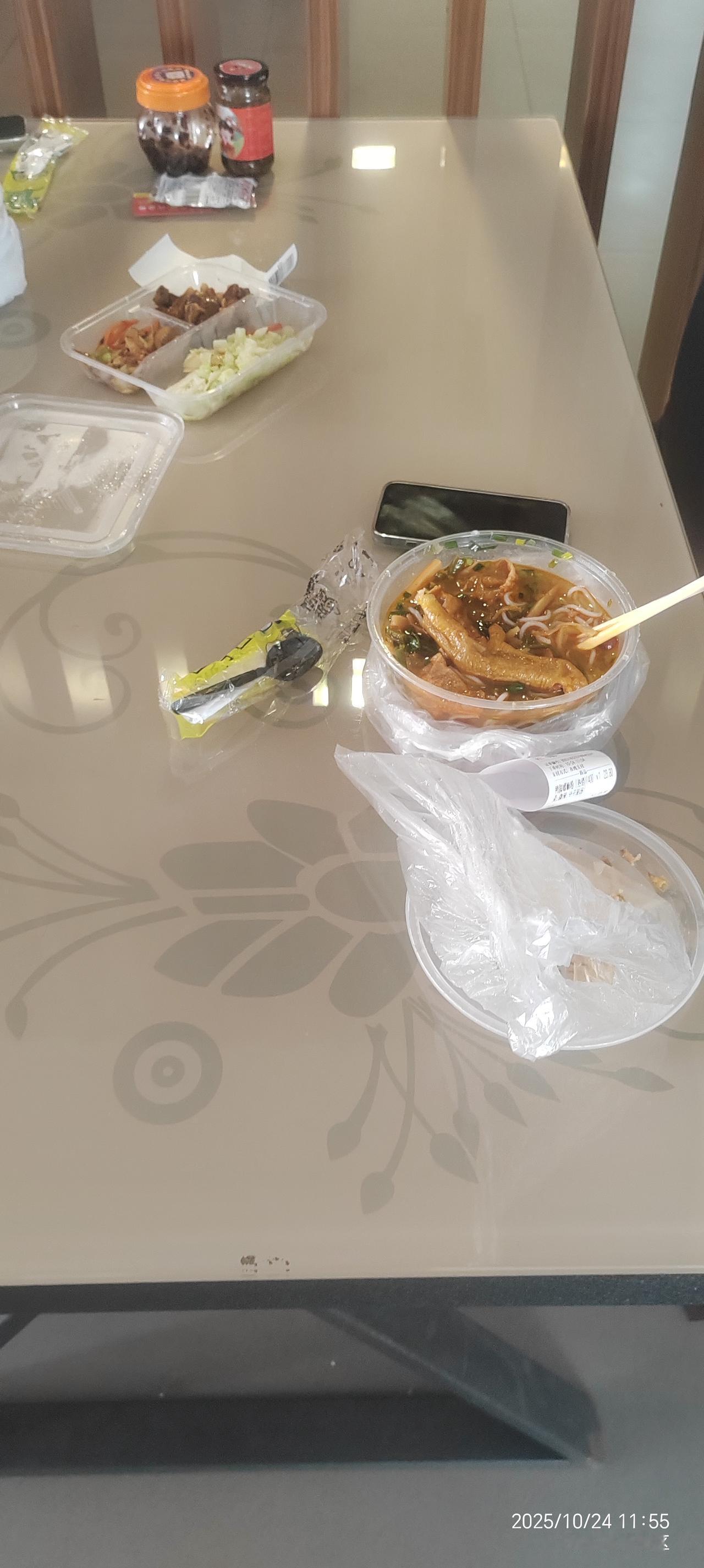 外卖监管重磅升级！四大平台同时接受现场调查

近日，京东、美团、饿了么、抖音四大