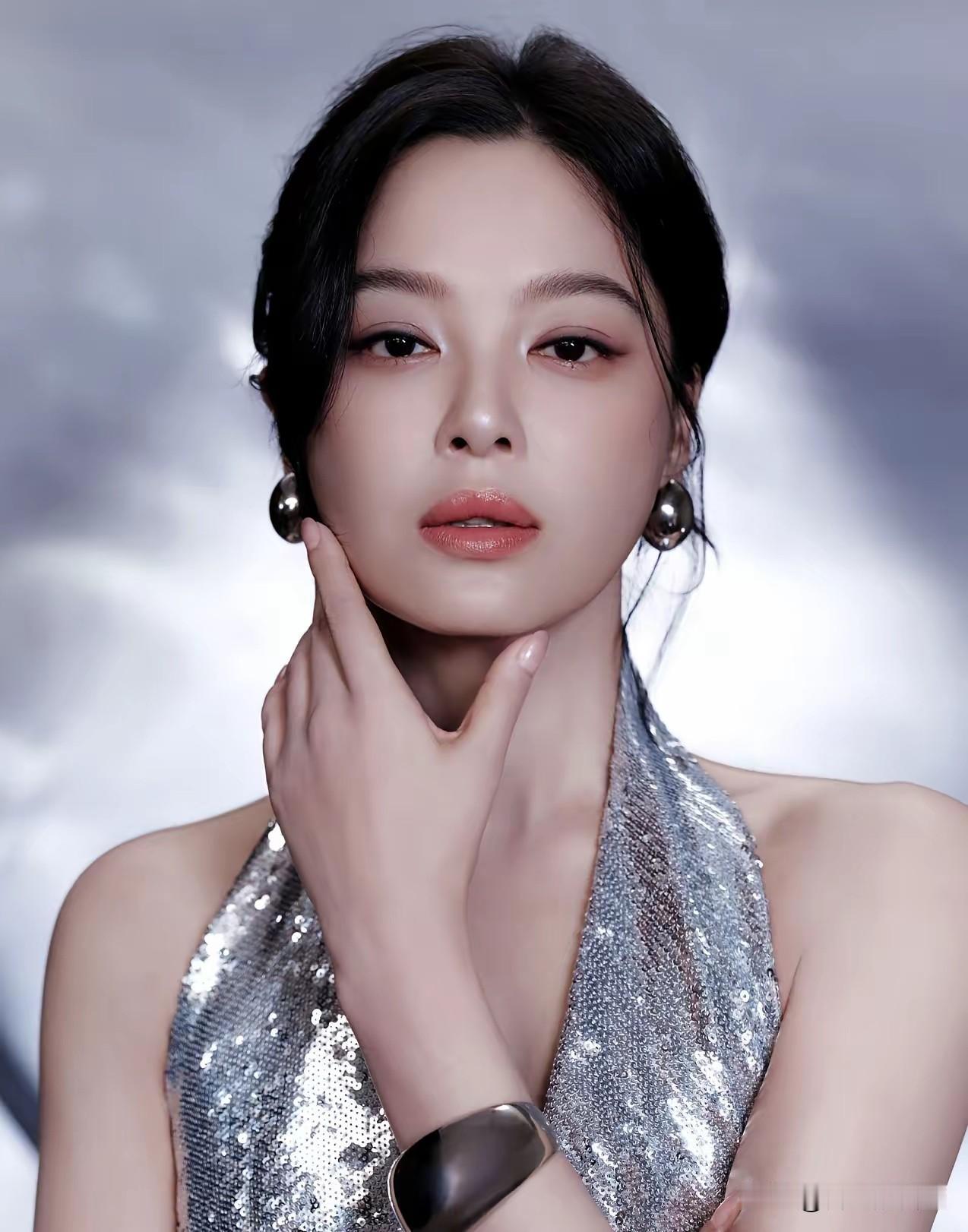 终于明白辛芷蕾为什么不结婚了，
不是没人馋她身子，
而是她今年40岁，就已经明白