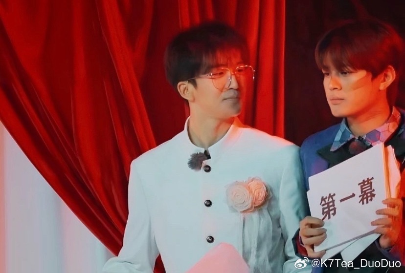 弘叶题石  忘椿芽黄子文艺の约会日👍🏻➕🍎“愚人节快乐”plq自取😋  