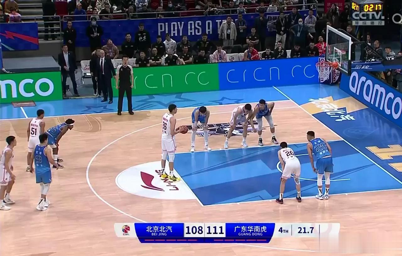 周琦今天对阵北京男篮的出色表现！！！
上场时间:32分钟。
投篮:12中7。
罚