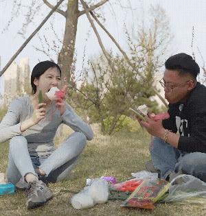 他都把葱白给你了，你还生气！[笑哭]