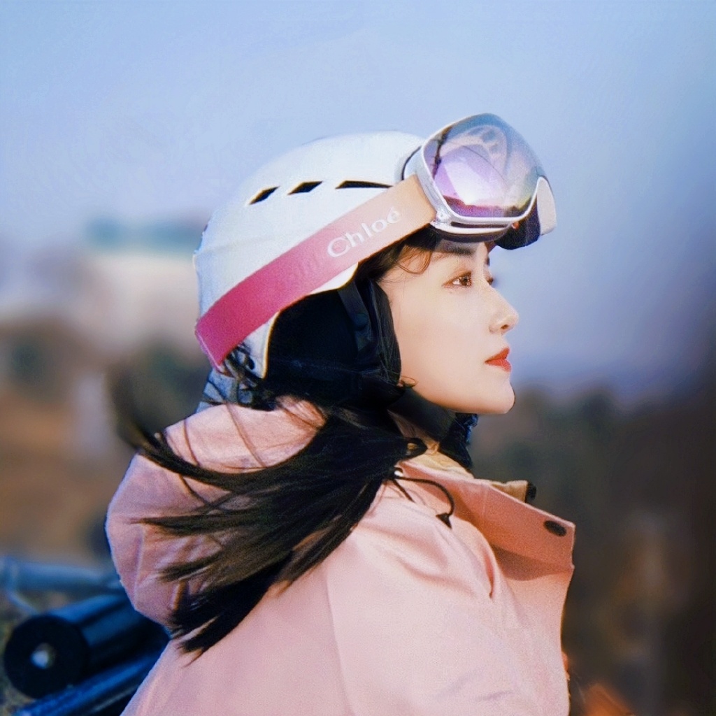 jyy#向全世界安利蒋依依# jyy#蒋依依花间酒人间月# 好喜欢~这组图真的好