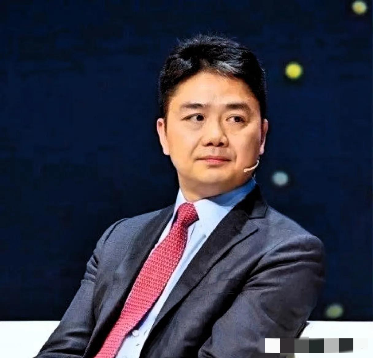 巴黎那帮毛贼估计肠子都悔青了，费大劲搬空京东仓库，结果偷回去一堆“电子板砖”！