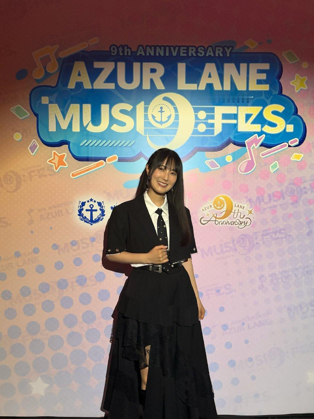 石川由依 ​​​