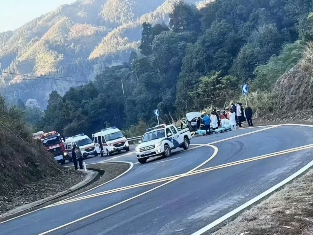 未成年人租车乱象何时休赣州车祸系未成年人无证租车未成年不能取得驾驶证，租车行把车