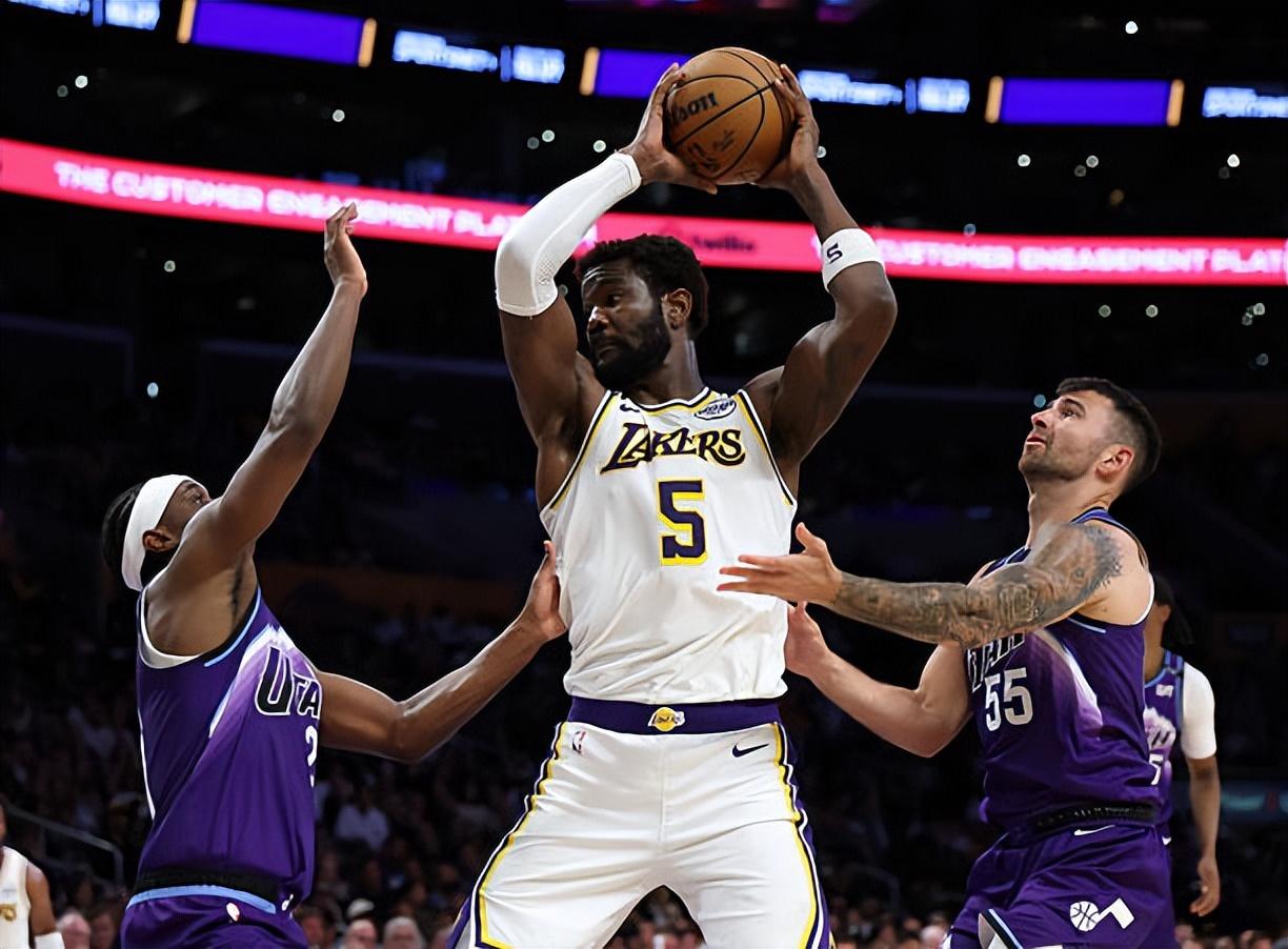 大家可能都想象不到，德安德烈-艾顿本赛季的投篮命中率达到了67.1%，排名联盟第