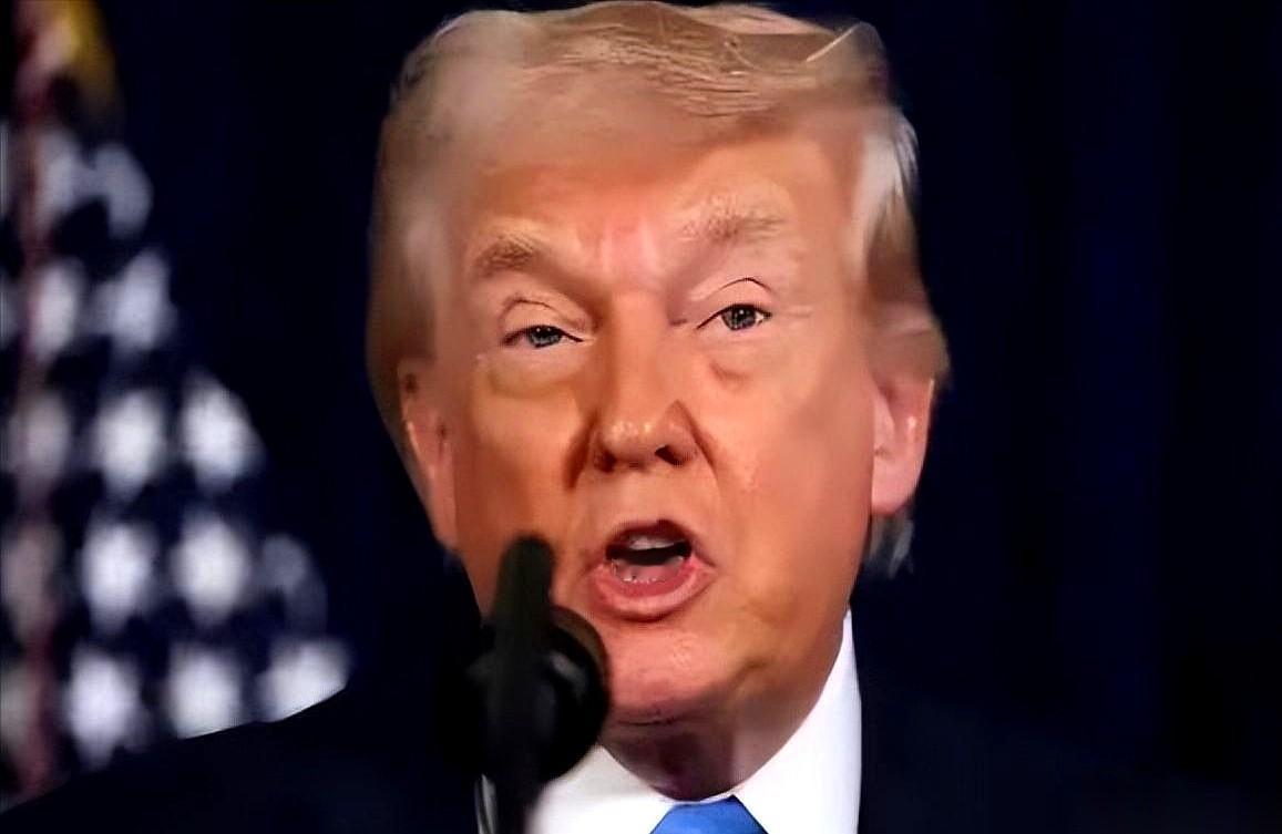 我跟你讲，今天这事儿，真是活久见。
特朗普，把自己管的部门，美国财政部和国税局，