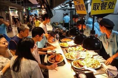 吃顿几块钱的早饭，顺带连个店里的免费网，结果一顿饭吃出了850多块钱的账单！这是