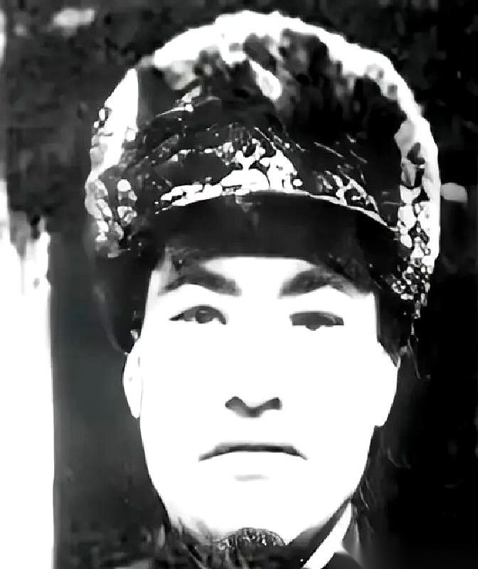“杀了你，我弟弟那半块干粮，就白吃了。”
就这一句话，听得我半天没缓过神来。
一