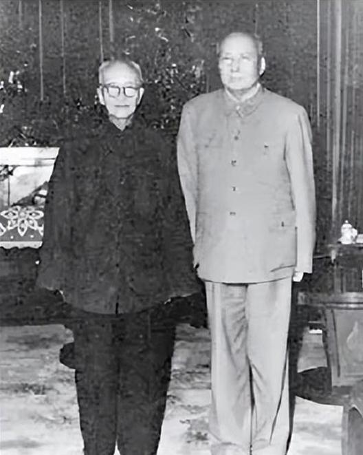 1962年，毛主席在中南海宴请末代皇帝溥仪，谈笑间，毛主席突然问道：“你们的传国