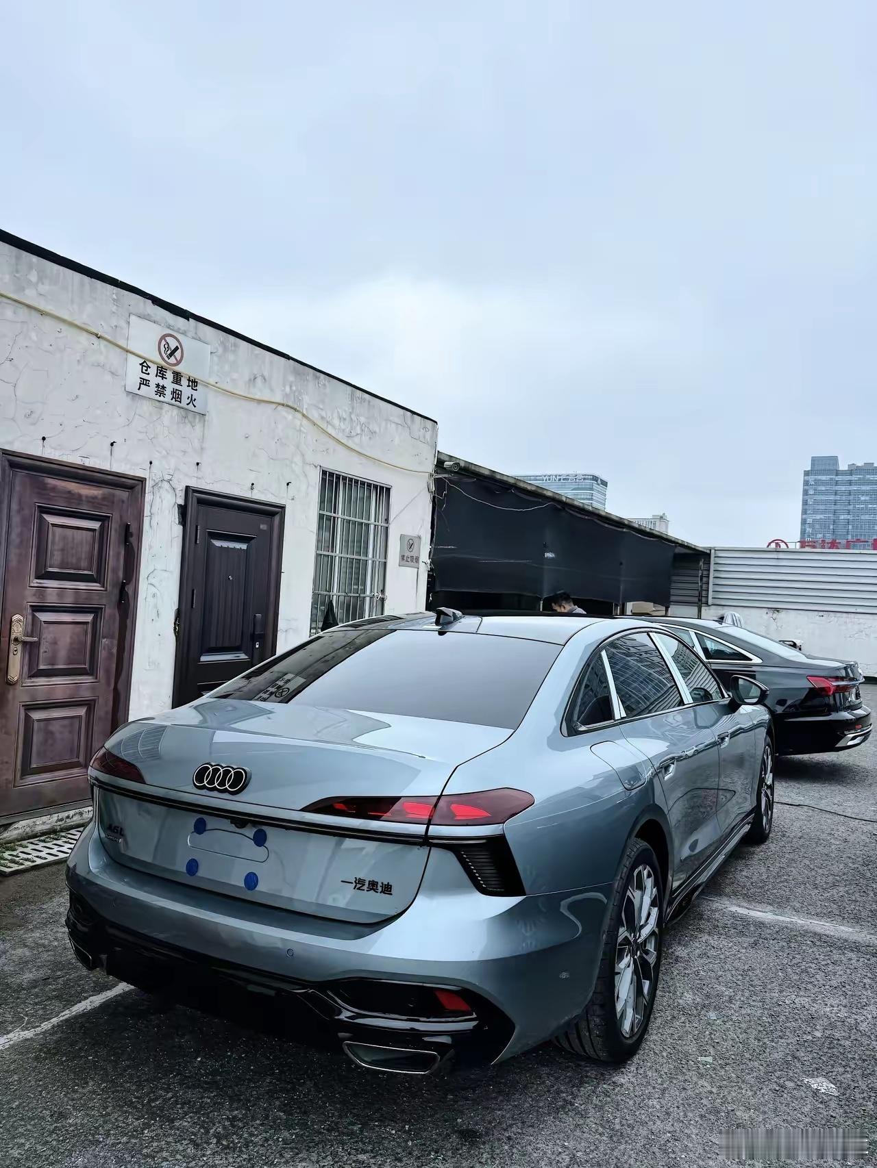 全新奥迪A6l这设计，还挺好看的，但是怎么看都有点阿维塔的影子呢？奥迪奥迪