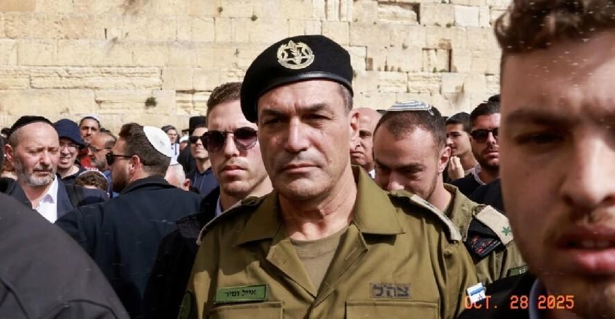 以色列国防部突然宣布10月27日，以色列国防军总参谋长扎米尔明确表示，只要加沙地