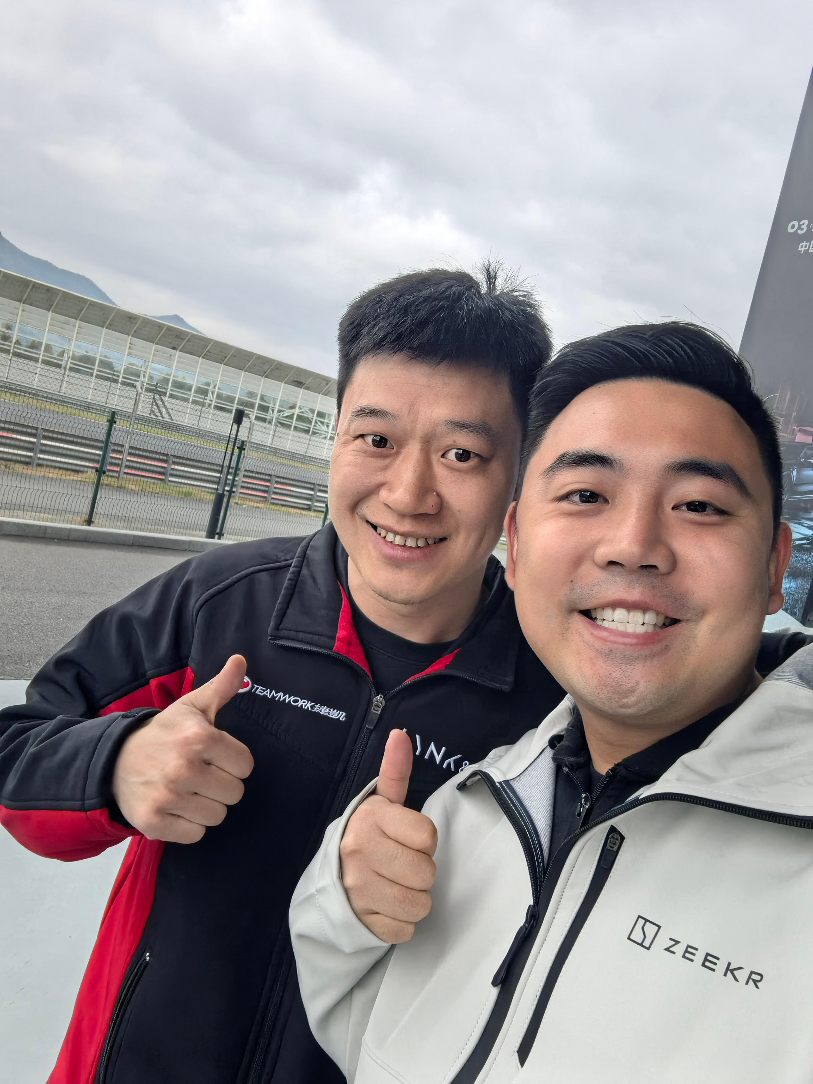 强哥的暖胎圈等于我们的飞驰圈出去第一圈直呼汗流浃背cam赛车频道 极氪包场宁赛，