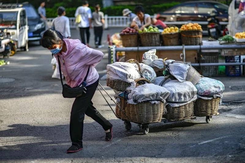 38岁失业了还能再做什么? 38岁失业并非绝境。如果不想再受职场气，像拉车卖水果