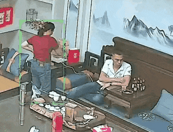 男的以后看到妻子提开水壶，估计心里有阴影了。据悉被开水烫伤的男子已经出院，而且也