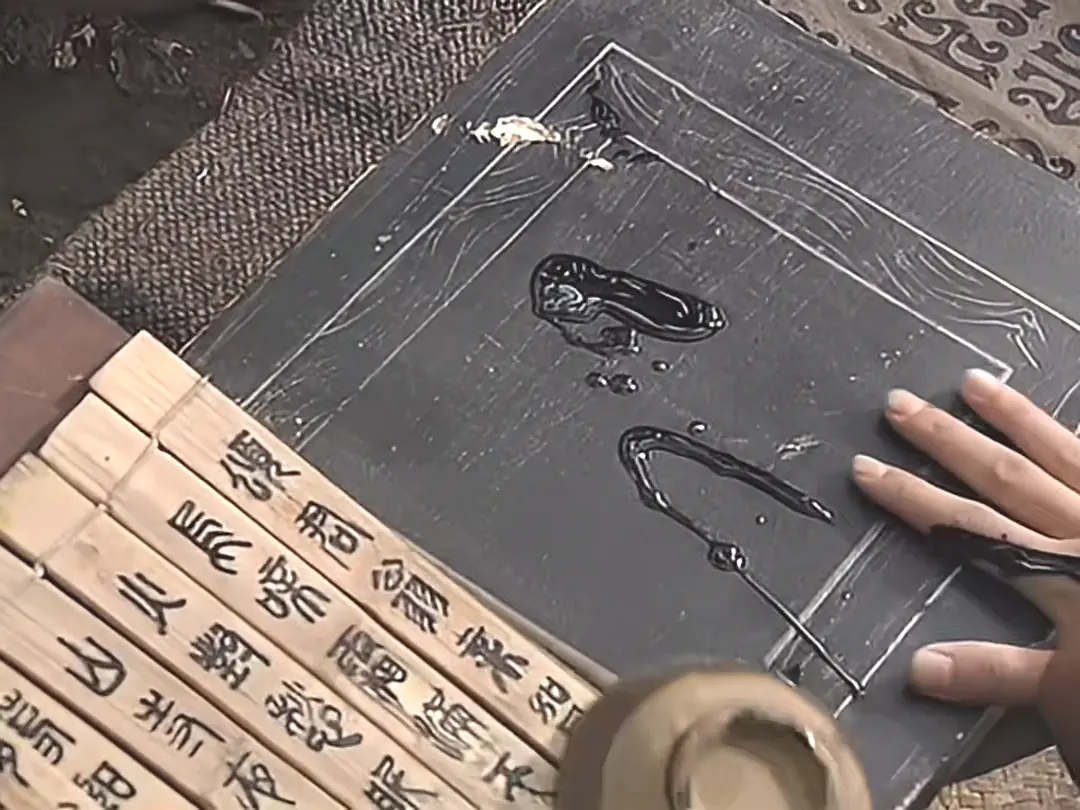 《东周列国》中 孙子兵法月落乌啼霜满天，江枫渔火对愁眠 