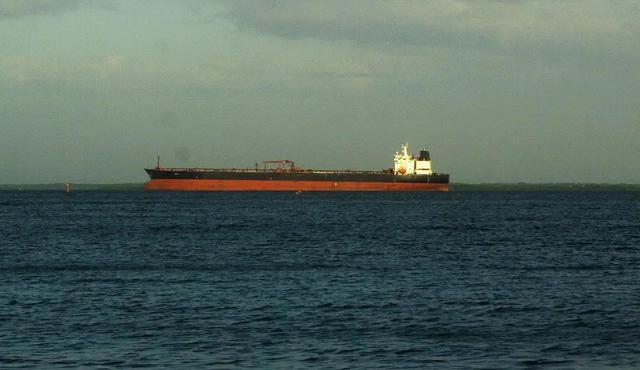 美国近期在委内瑞拉附近海域扣押或拦截的油轮有多少？