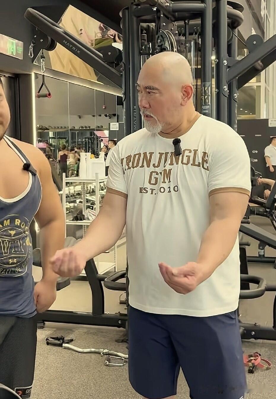法拉利老了也是法拉利，依旧帅气，现在增加了儒雅随和，依旧是有魅力的男人。

赵文