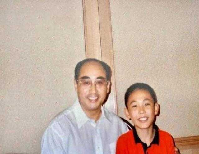 庄则栋儿子不会打球，经商致富与继母相处和睦
乒坛名将庄则栋之子庄飙，不继承乒乓球