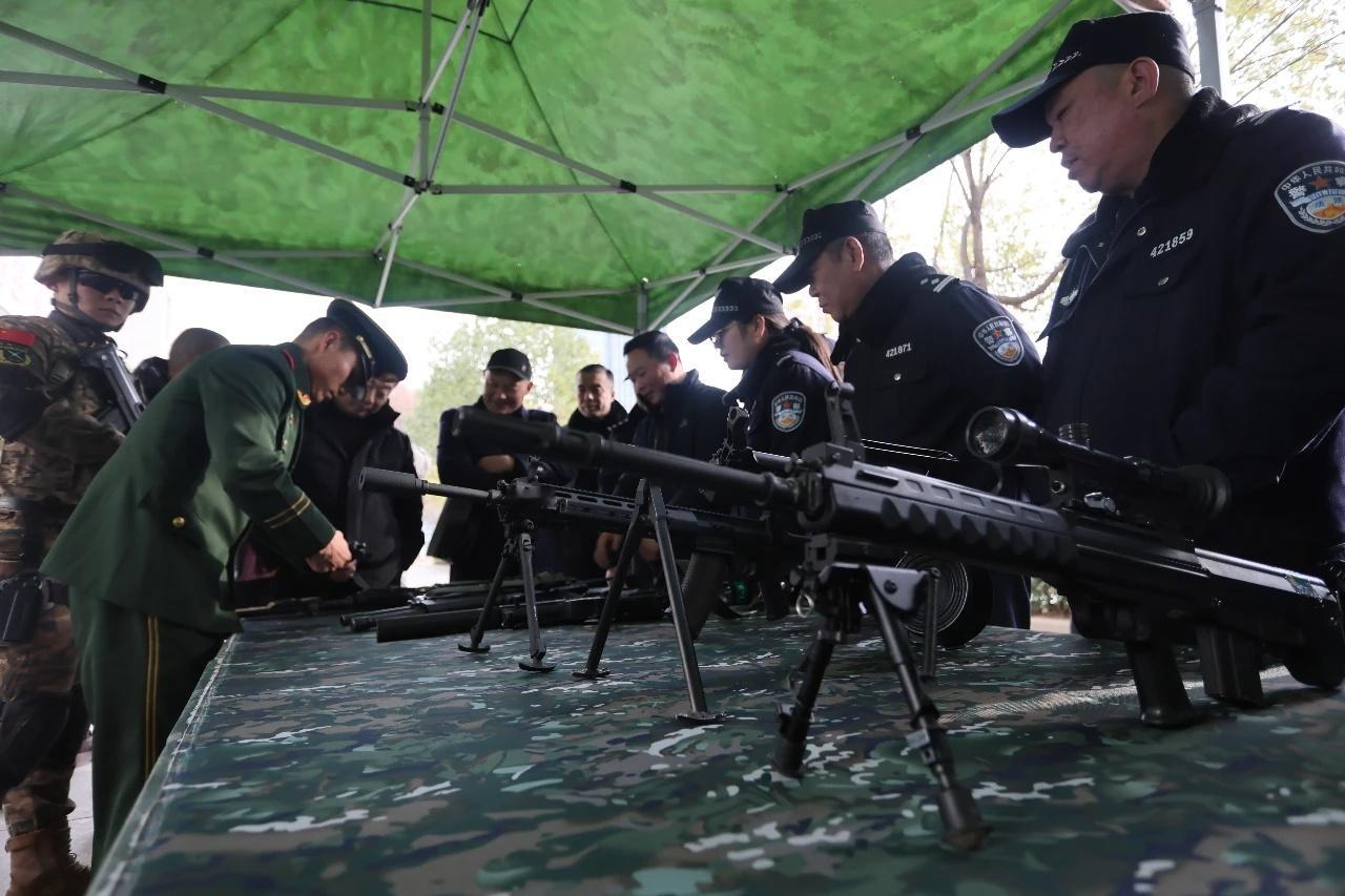 武警随州支队某部“军营开放日”活动（湖北武警） 