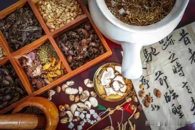 男同志们，想要肝肾健康、身体强壮吗？那就来试试这五种泡水喝的方法吧！

这五种泡