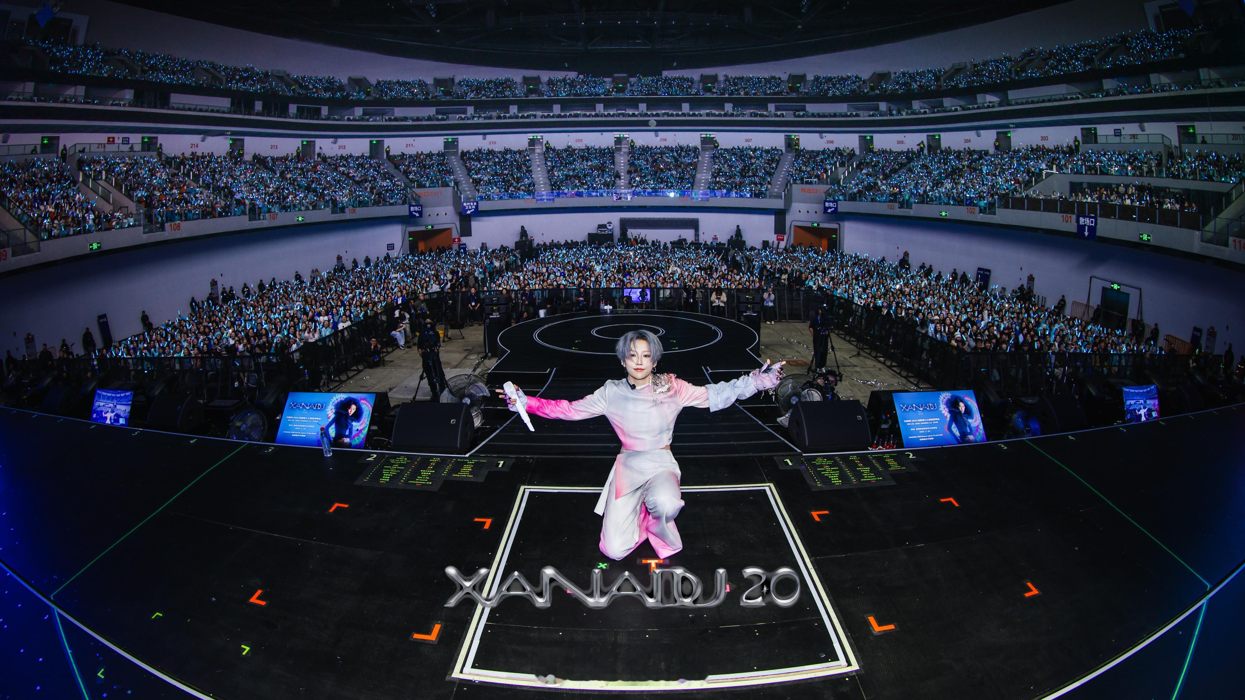 作为时尚icon刘雨昕18套高定特定已上身作为唱跳女一刘雨昕8场万人巡演已开完作