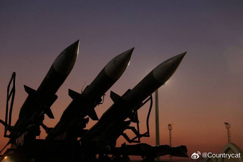 中东战火再起！巴林与科威特响起空袭警报海外新鲜事美以伊冲突 中东局势再度急剧升温