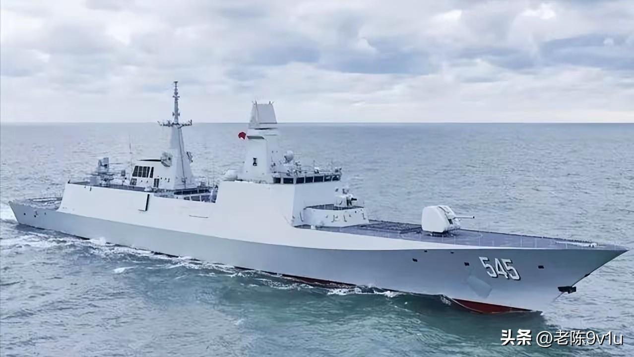 中国为何加
速造054B而非055
054B型护卫舰2025年初服役，
5000