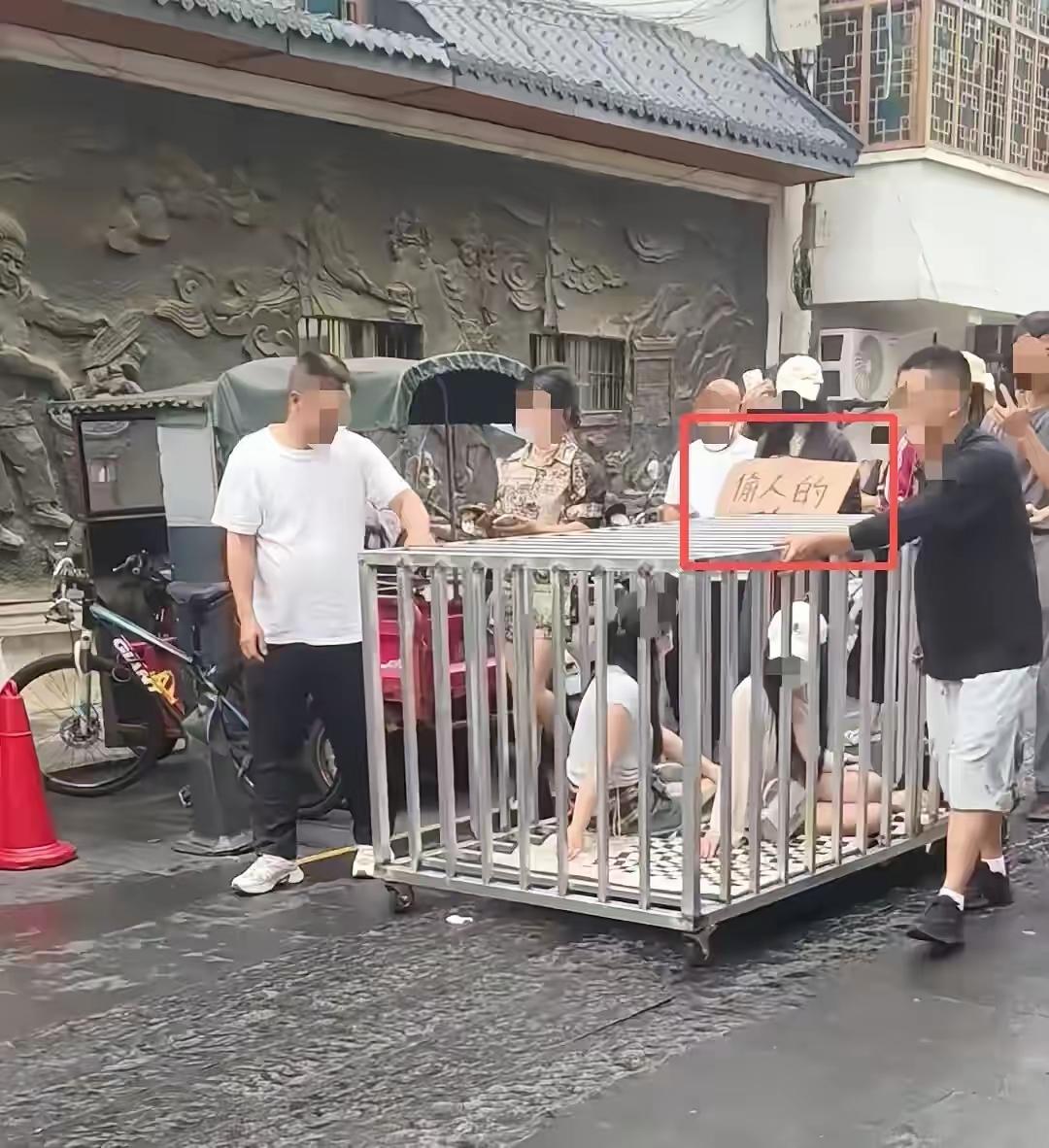 [吃瓜群众]“浸猪笼”果然是摆拍…主要问题还是——吃得太饱[偷笑]