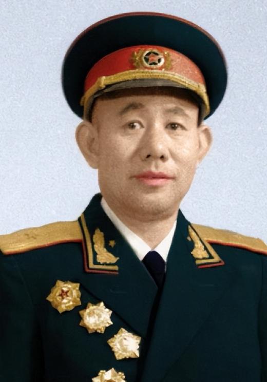 1951年志愿军大会，彭老总当众点名黄朝天起身，违反命令的黄朝天心中一沉，彭老总