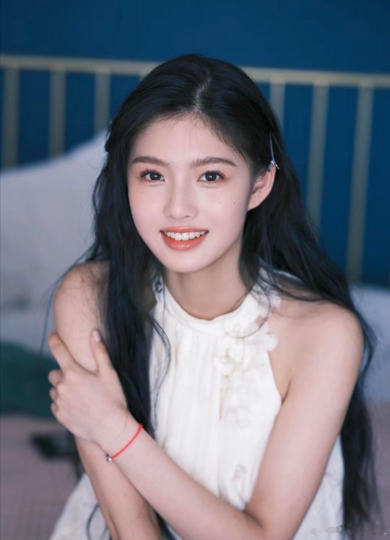 这么有氛围感的人阿禅有两个阿禅这波选角太会了！林一戴眼镜穿大衣超有安全感，艾米少