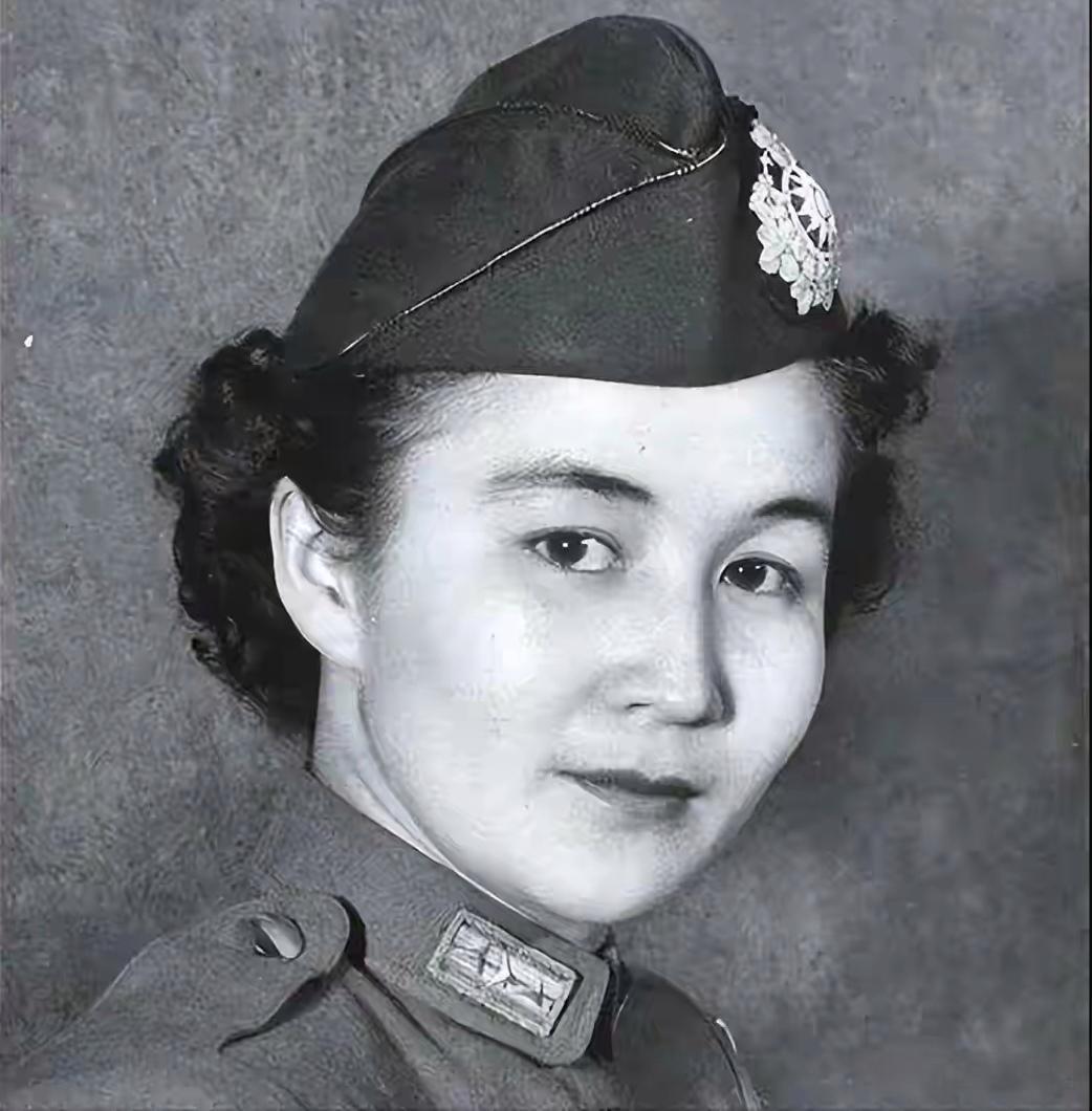 民国传奇女性胡兰畦，是黄埔军校首批女学员，和赵一曼等人同期受训，也是近代中国少有