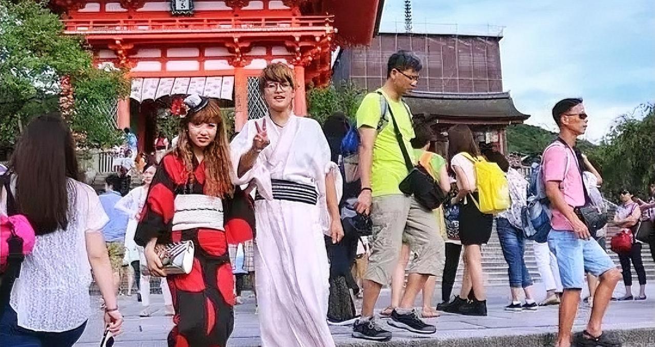 87万中国人定居日本，是当地最大的外籍群体。但一个从东京回国的朋友说了句大实话：