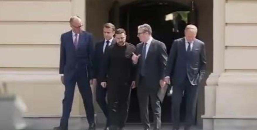 俄罗斯开始给自己找体面的台阶下了？！在俄乌冲突拖了这么久后，俄罗斯的外交口风突然