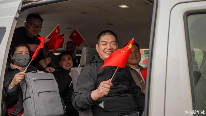 25名在伊我公民经土库曼斯坦回国【从伊朗撤离的25名中国公民经土库曼斯坦启程回国