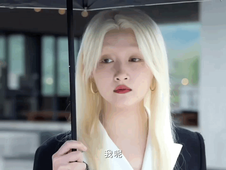 蒋欣宣传了关晓彤生逢其时关晓彤的演技是有目共睹的，这次带来的新角色设定非常精彩，