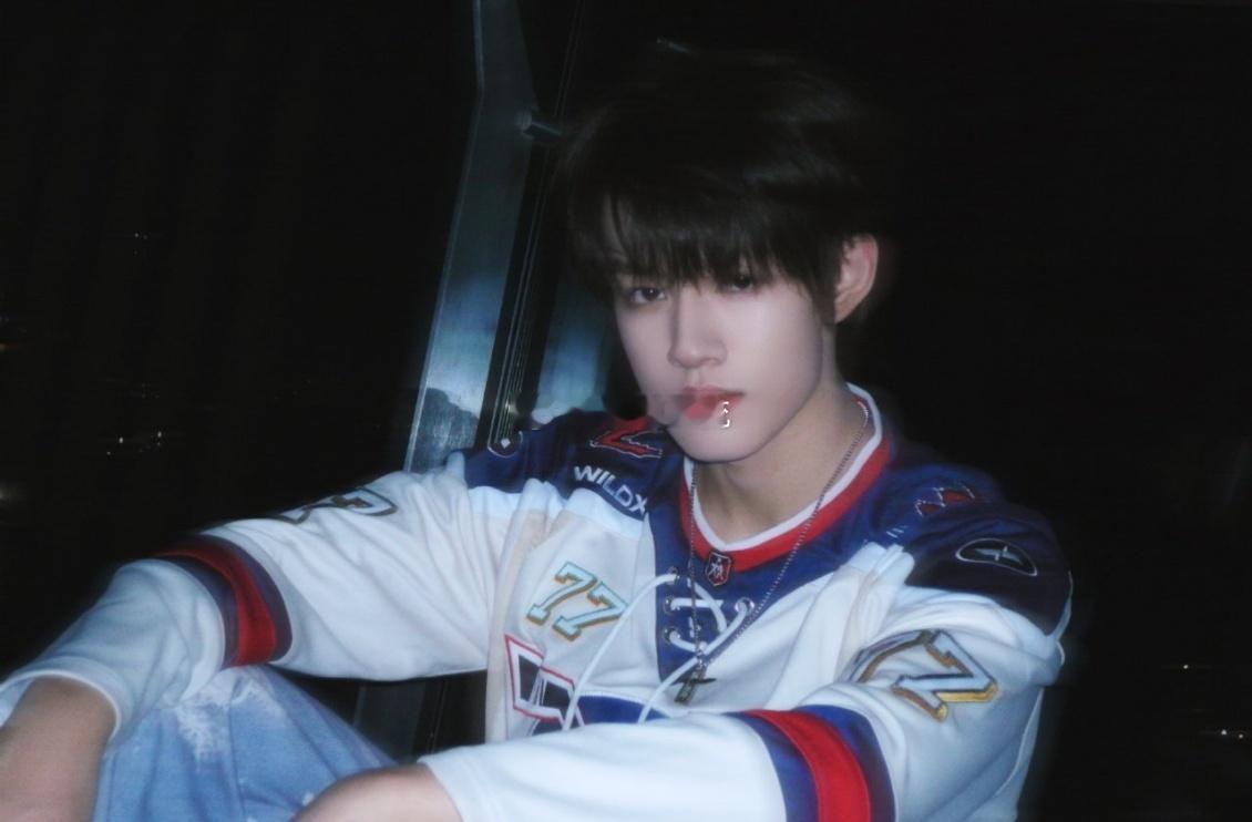 张极说终于要见面了 双向奔赴的约定终于要兑现啦！满心期待的模样也太戳人，隔着屏幕