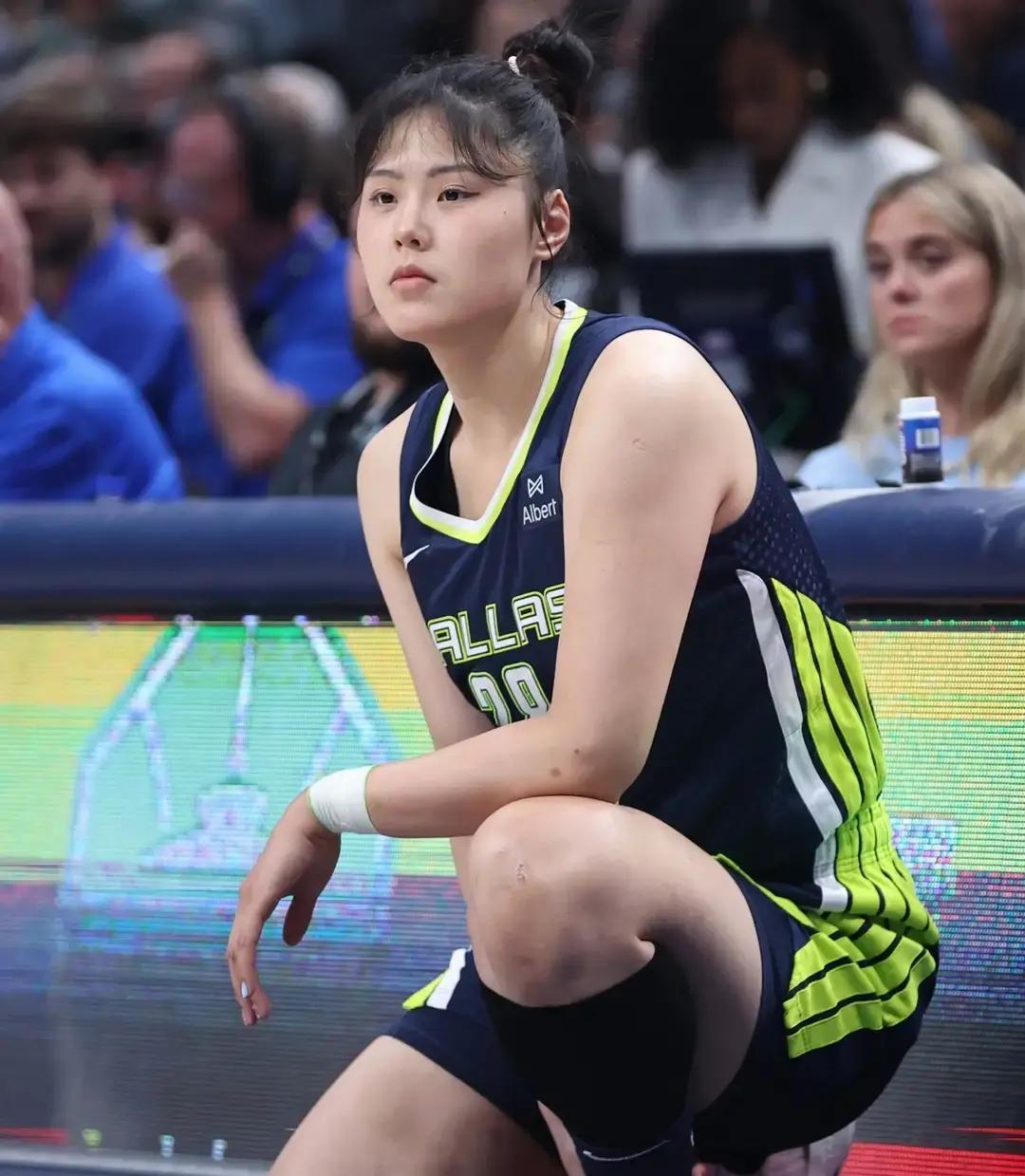 盯着屏幕上这“3分3板1帽”的数据单看了半天，我手里的茶杯悬在半空愣是没放下来，