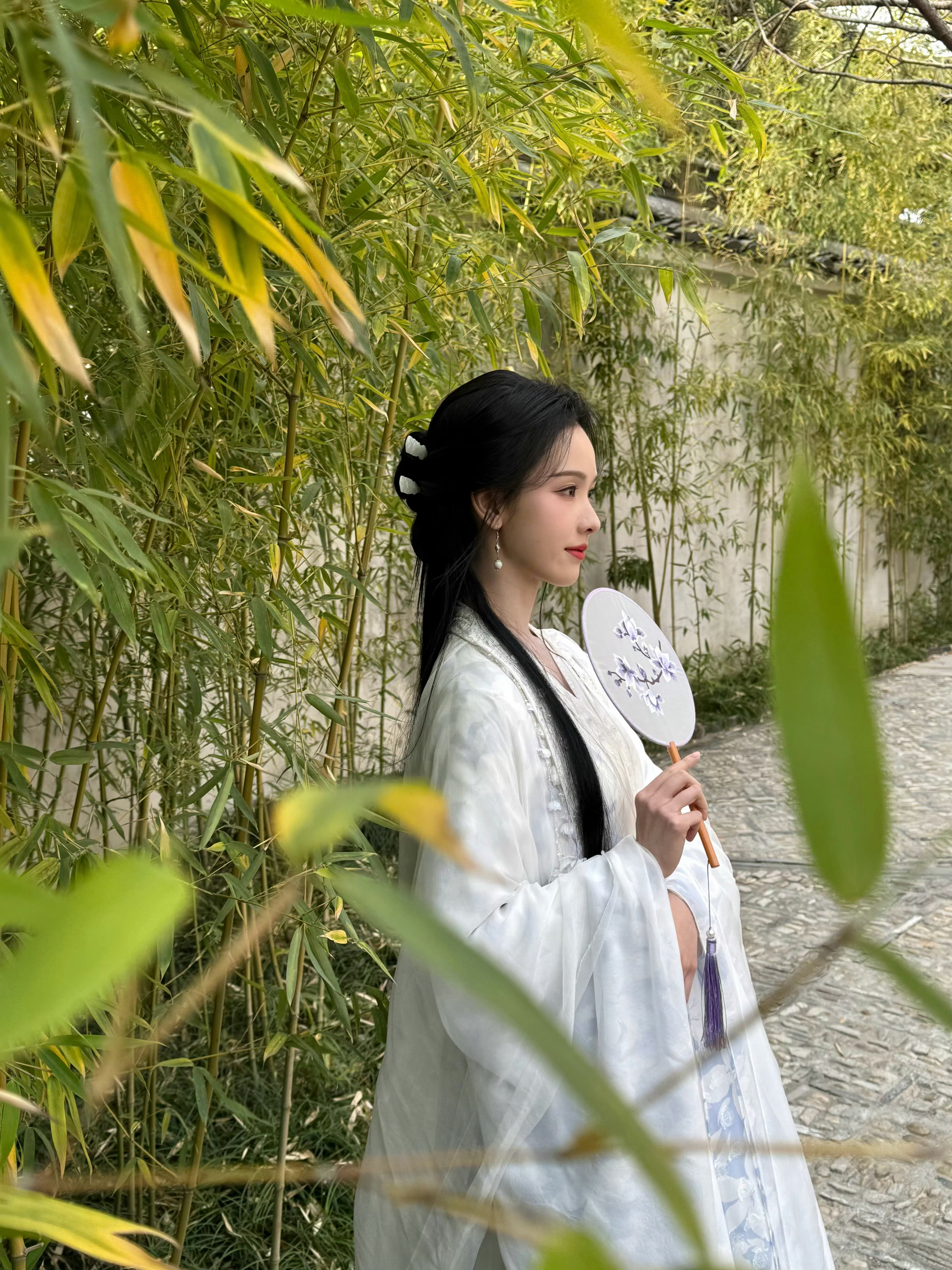 陈都灵工作室连夜招人整改，终于不再练手了，要交给专业人士了 