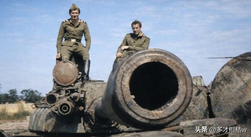 第二次世界大战之前，苏联军事工业习惯于研制一款坦克就在其基础之上开发响应的喷火坦