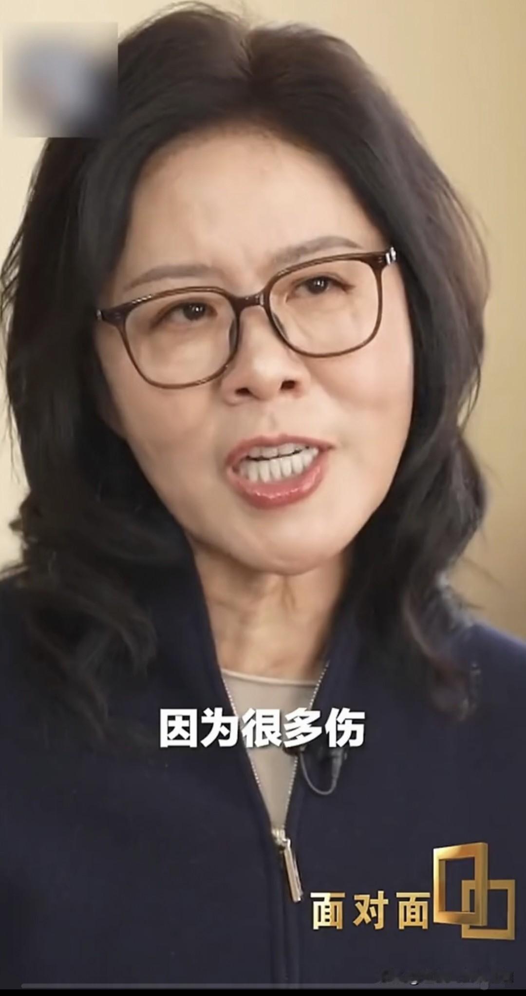 连郎平都全身是伤，膝盖、颈椎和髋关节都置换过。可见职业运动员其实真的是一个太不容