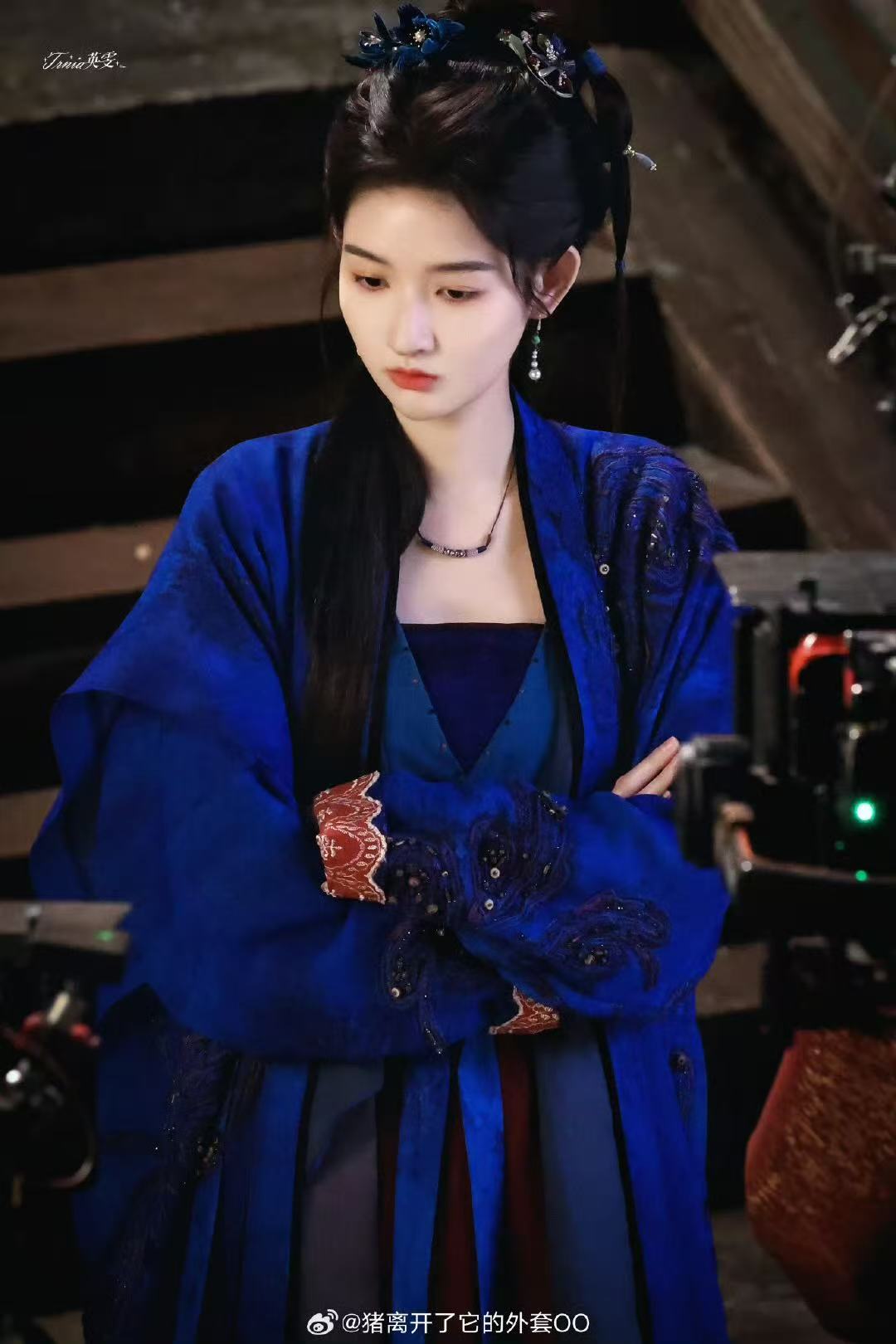 王玉雯白衣公卿蓝衣造型好美 ​​​王姐这颜值绝啦！把这个蓝色穿的好好看！ ​​​